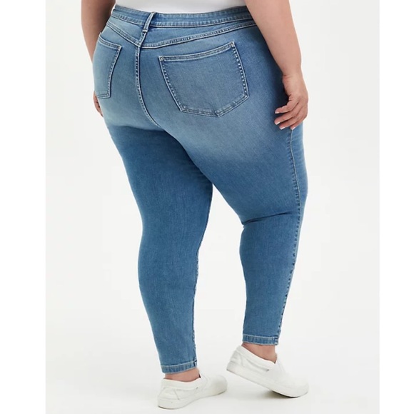 NWT TORRID Midfit Supersoft Skinny Jeans - Picture 7 of 12
